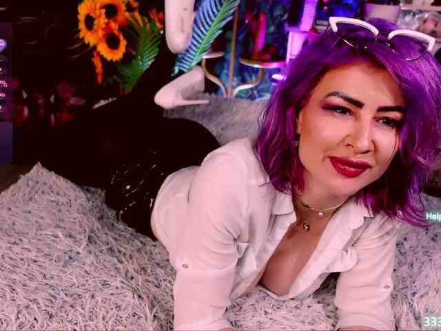 LolaHornyXXX webcam