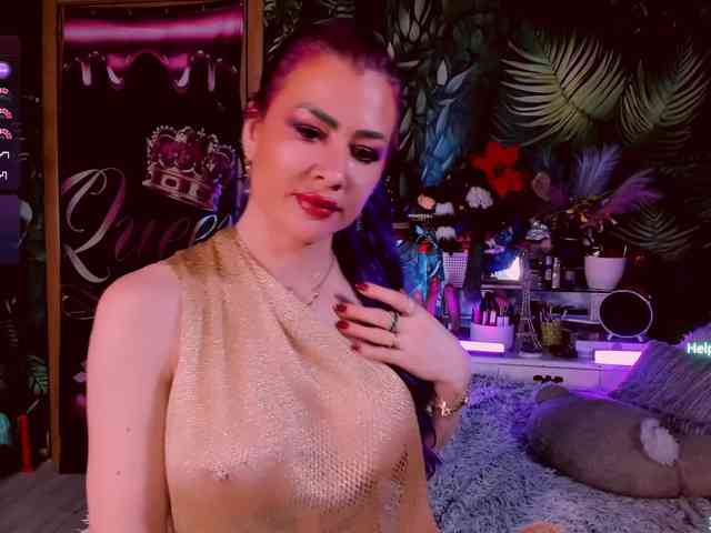LolaHornyXXX webcam