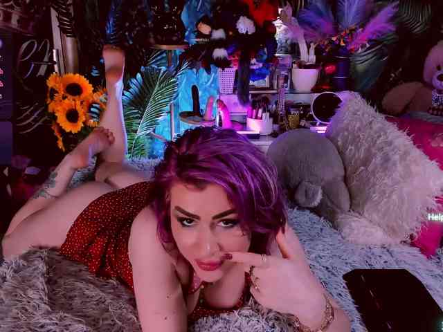 LolaHornyXXX