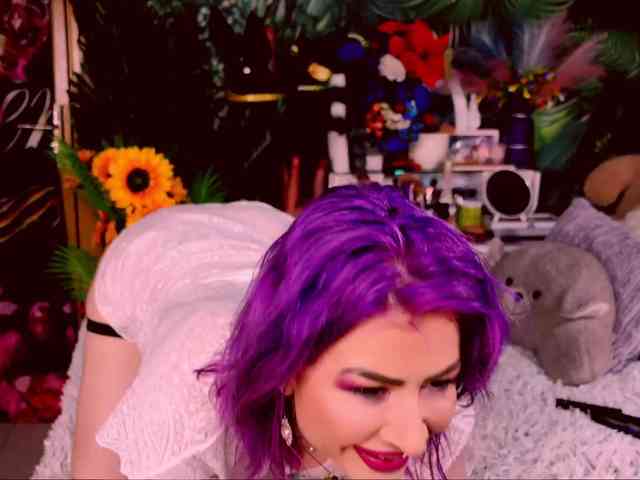 LolaHornyXXX webcam
