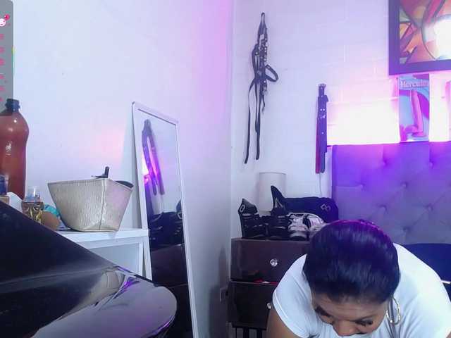  louise-nails chat room