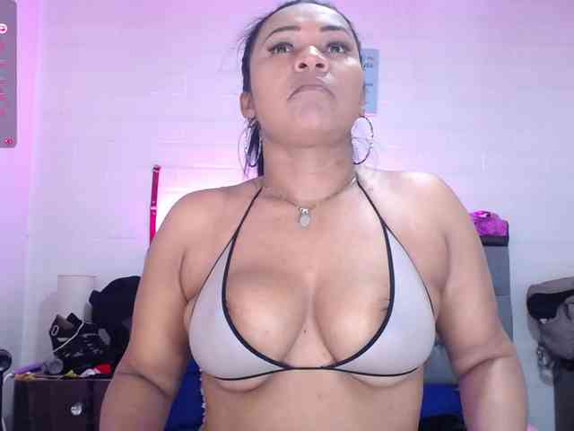louise-nails webcam
