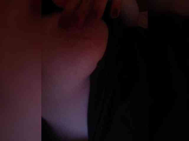 AlexyWhitee webcam
