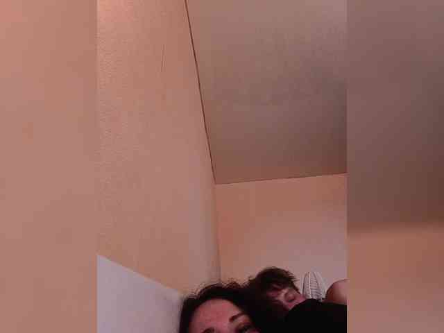 AlexyWhitee webcam