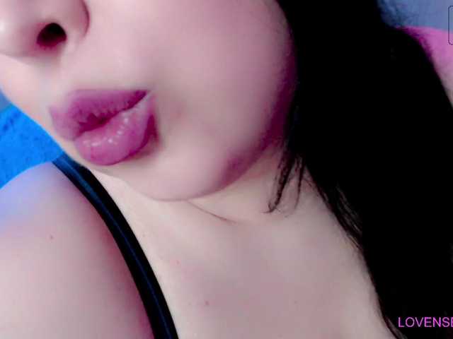 Molyboo's BongaCams show and profile