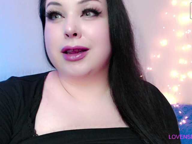 Molyboo's BongaCams show and profile