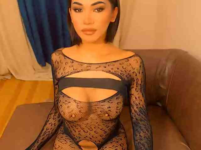 xqueenyunis Live Webcam on BongaCams