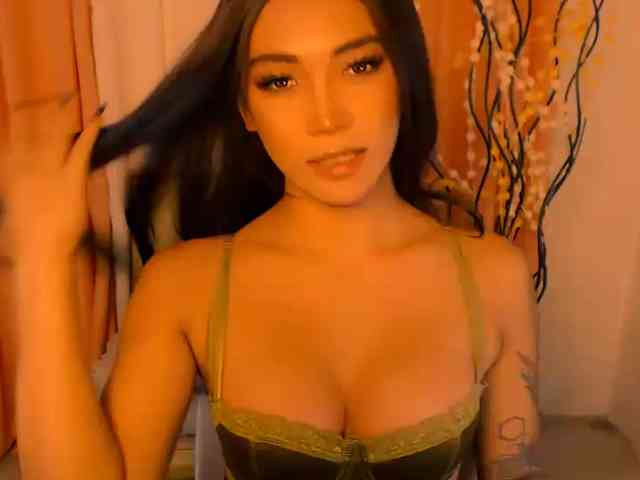 xqueenyunis Live Webcam on BongaCams