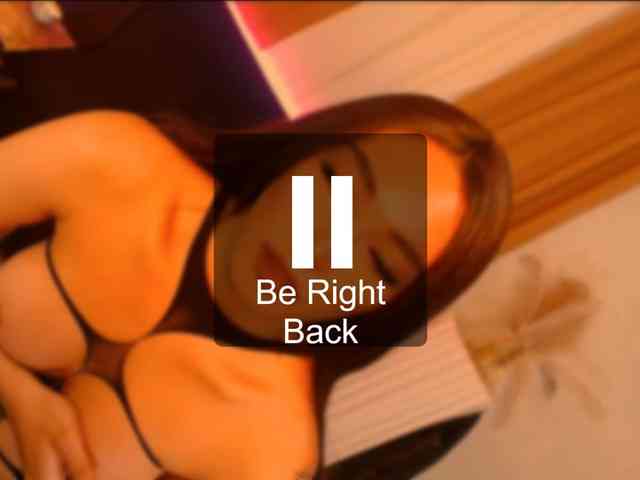 xqueenyunis Live Webcam on BongaCams