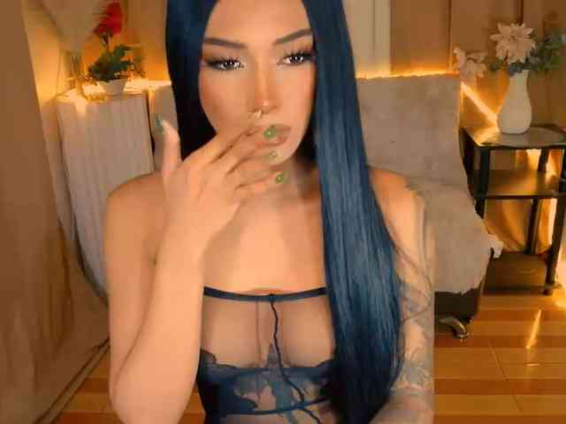 xqueenyunis Live Webcam on BongaCams