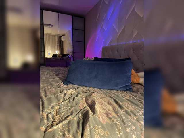 Cosmos13131's BongaCams show and profile