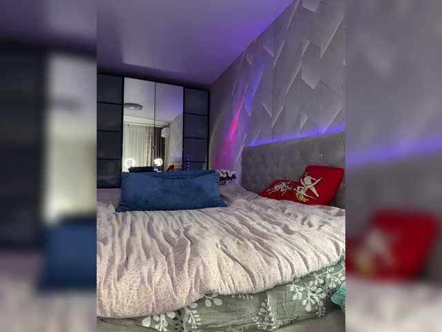 Cosmos13131's BongaCams show and profile