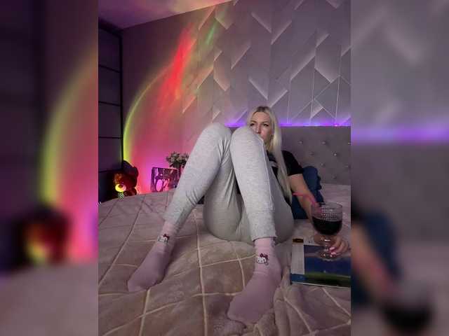 Cosmos13131's BongaCams show and profile