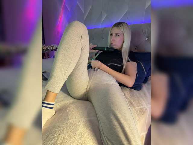 Cosmos13131's BongaCams show and profile