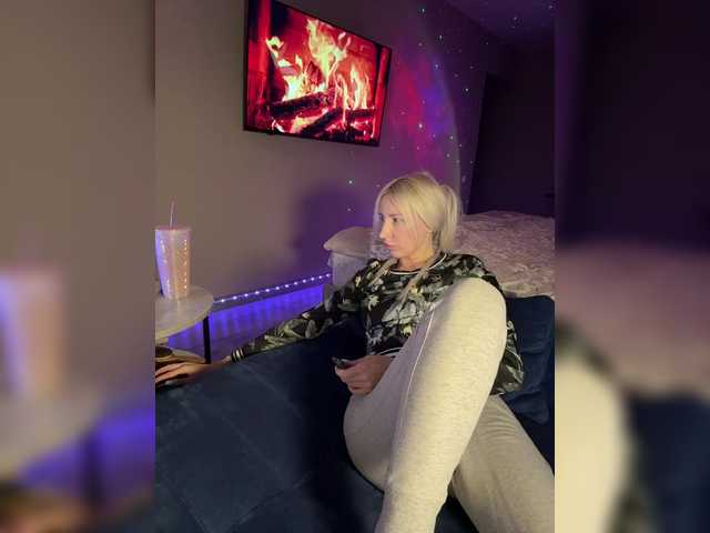 Cosmos13131's BongaCams show and profile