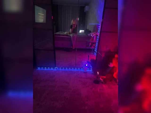 Cosmos13131's BongaCams show and profile