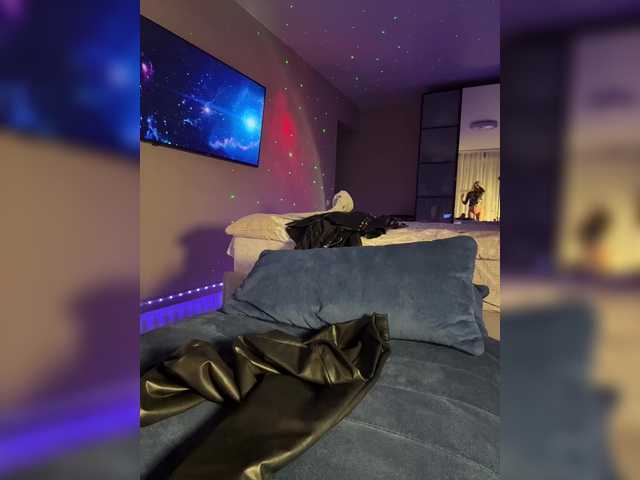 Cosmos13131's BongaCams show and profile