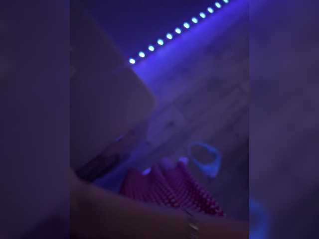 le modèle -COSMOS-13 est en webcam porno dans un show sur le site bongacams, il possède les tags suivants: White/Caucasian,Blonde,Shaved