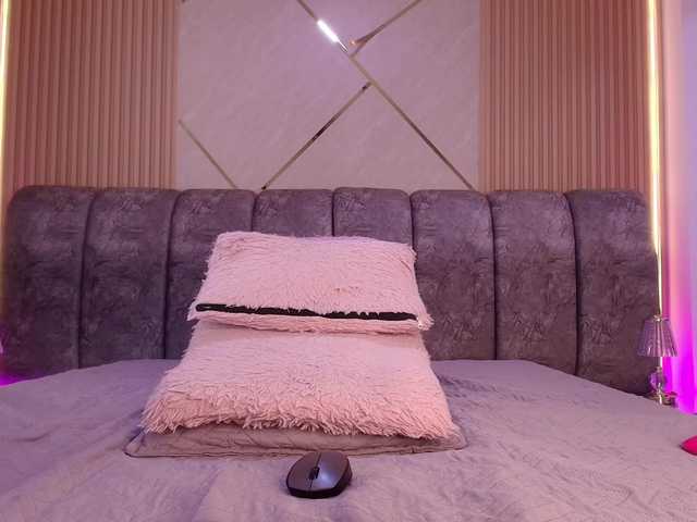 naia-blesed's BongaCams show and profile