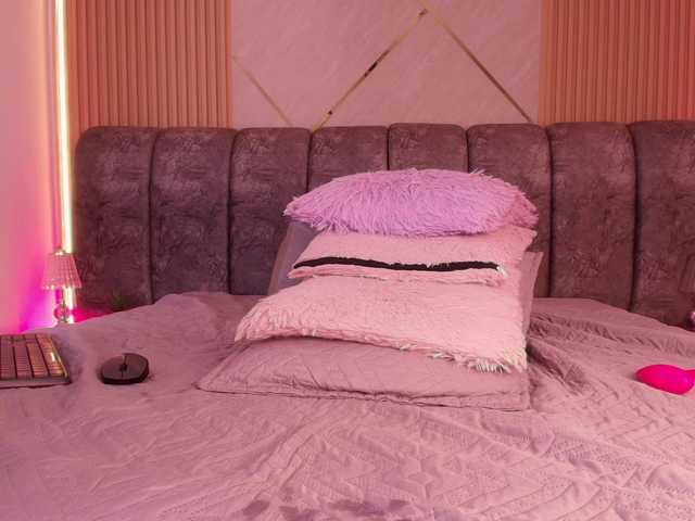 naia-blesed's BongaCams show and profile