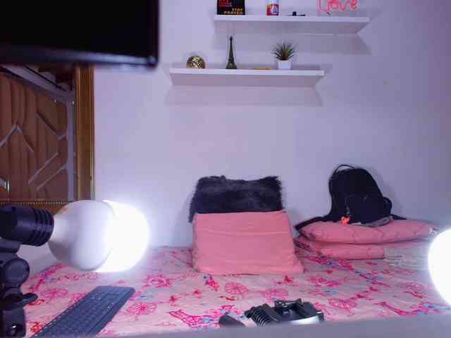 real webcam porn Naia-blesed