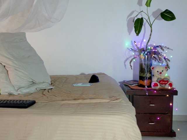 cataleya35's BongaCams show and profile