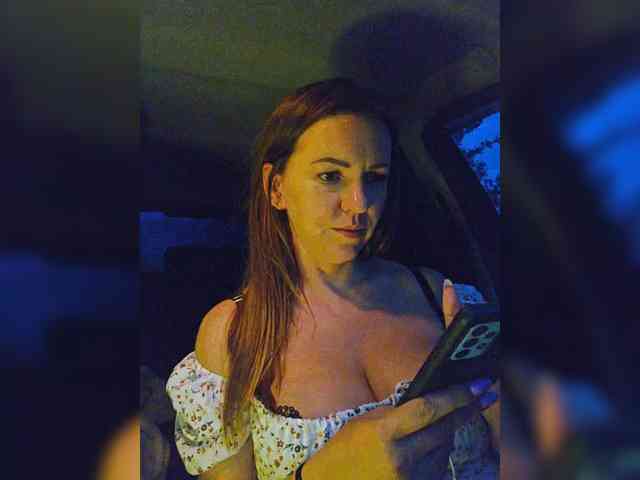 MilaSavory webcam