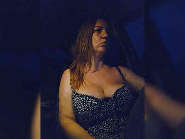 MilaSavory webcam