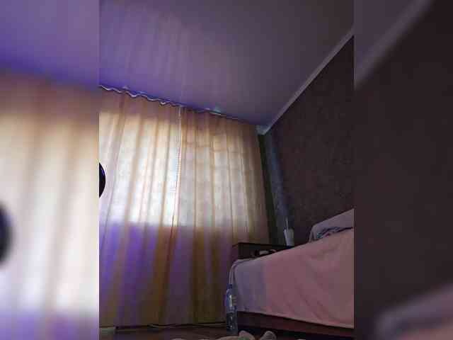 MilaSavory webcam