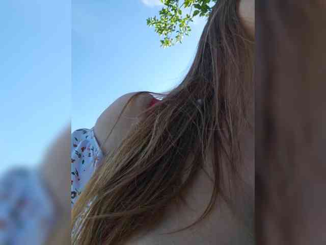 MilaSavory webcam