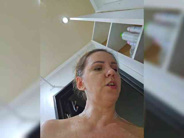 MilaSavory webcam