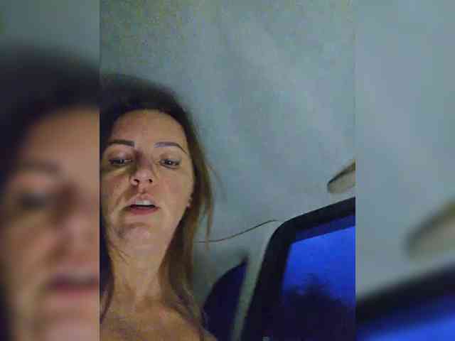 MilaSavory webcam