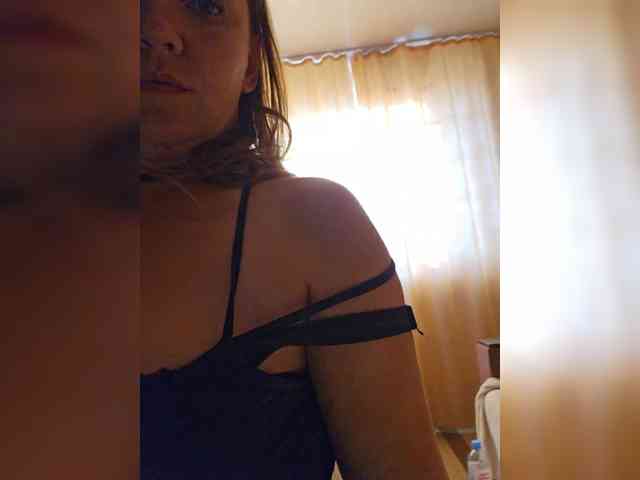 MilaSavory webcam
