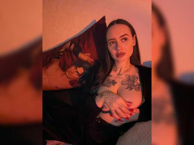 OriginalHOOLi's BongaCams show and profile