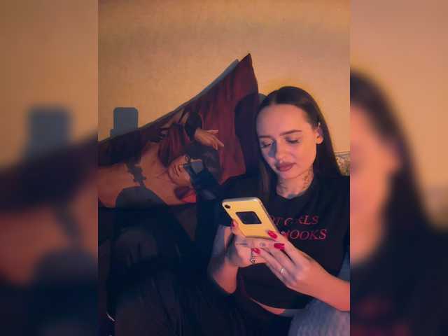 OriginalHOOLi's BongaCams show and profile