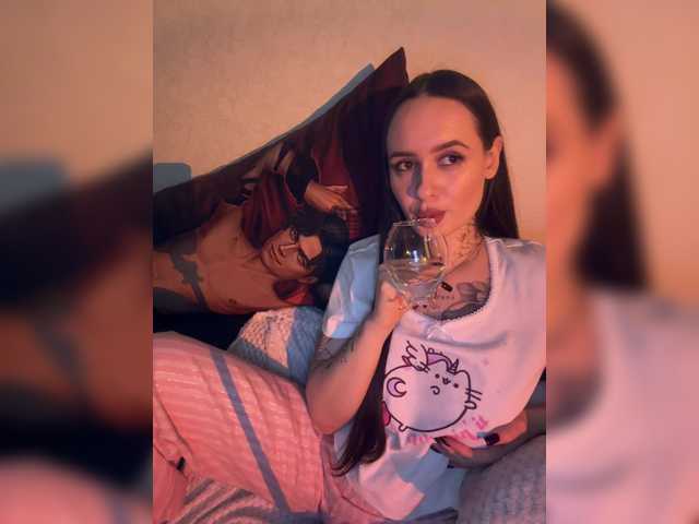 OriginalHOOLi's BongaCams show and profile