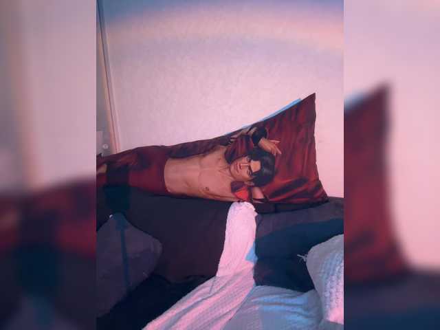 OriginalHOOLi's BongaCams show and profile