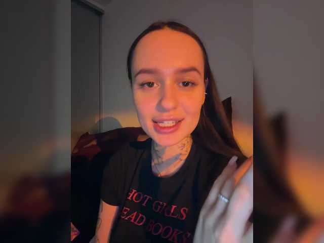 OriginalHOOLi's BongaCams show and profile