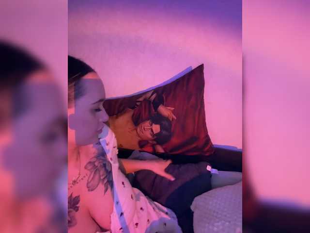 OriginalHOOLi's BongaCams show and profile