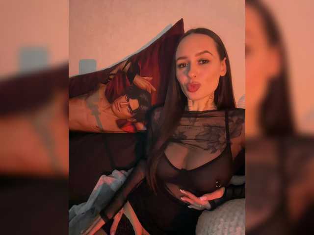 OriginalHOOLi's BongaCams show and profile