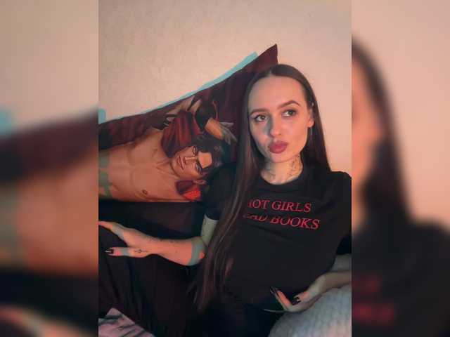 OriginalHOOLi's BongaCams show and profile