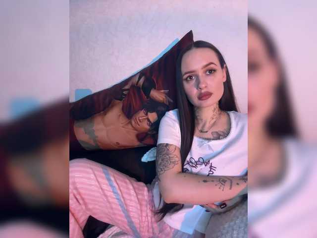 OriginalHOOLi's BongaCams show and profile