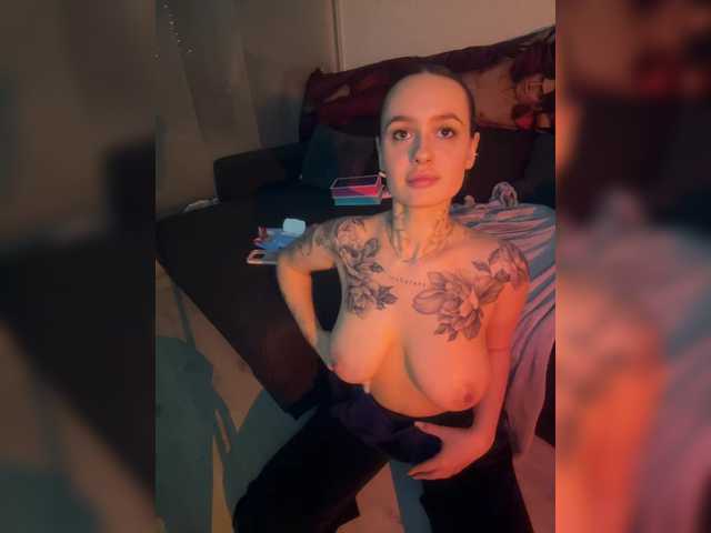 OriginalHOOLi's BongaCams show and profile