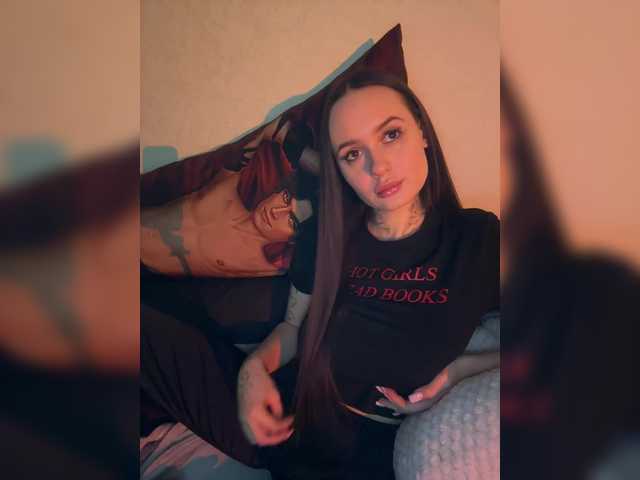 OriginalHOOLi's BongaCams show and profile