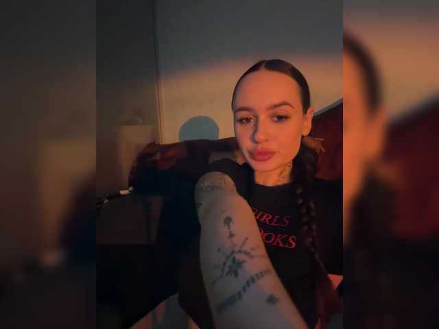 OriginalHOOLi's BongaCams show and profile