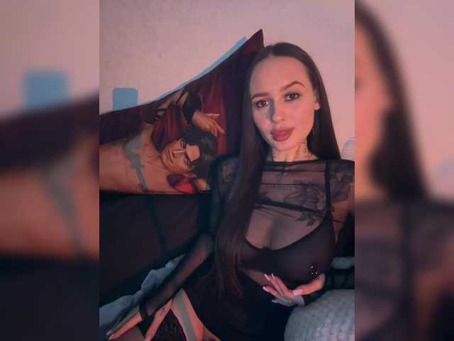 OriginalHOOLi's BongaCams show and profile