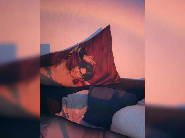 OriginalHOOLi's BongaCams show and profile