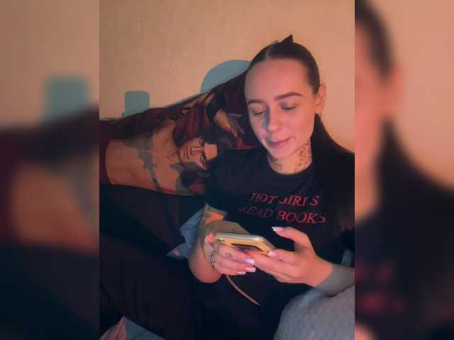 OriginalHOOLi's BongaCams show and profile