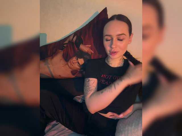 OriginalHOOLi's BongaCams show and profile