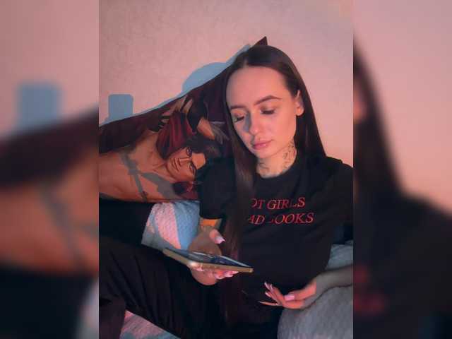 OriginalHOOLi's BongaCams show and profile